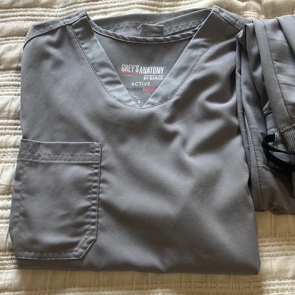 Greys Anatomy Gray Scrubs